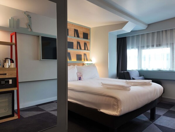 Room, 1 Double Bed with Sofa bed | Iron/ironing board - Ibis Styles Ankara (Ankara)