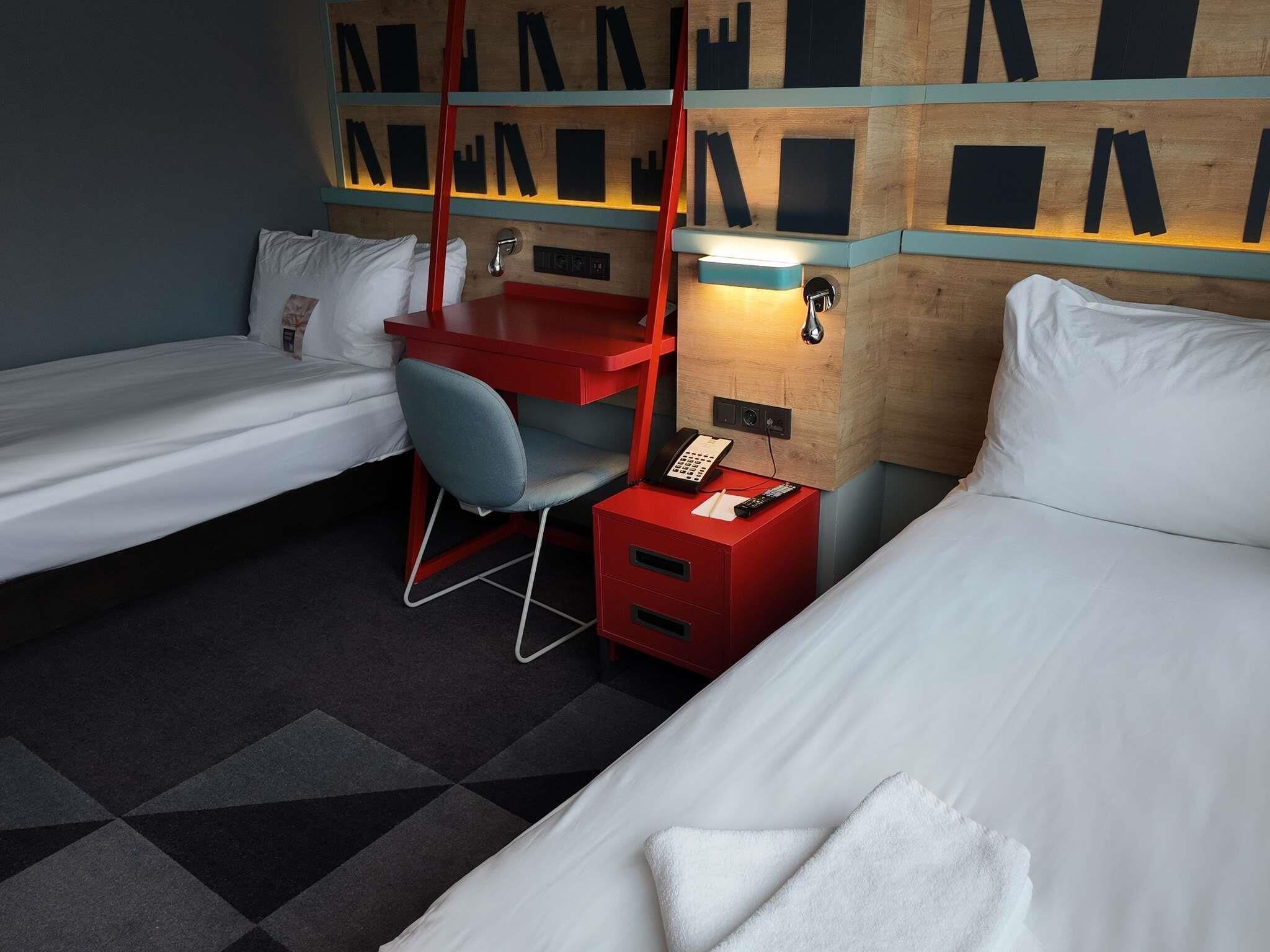 Standard Room, 2 Twin Beds | Iron/ironing board