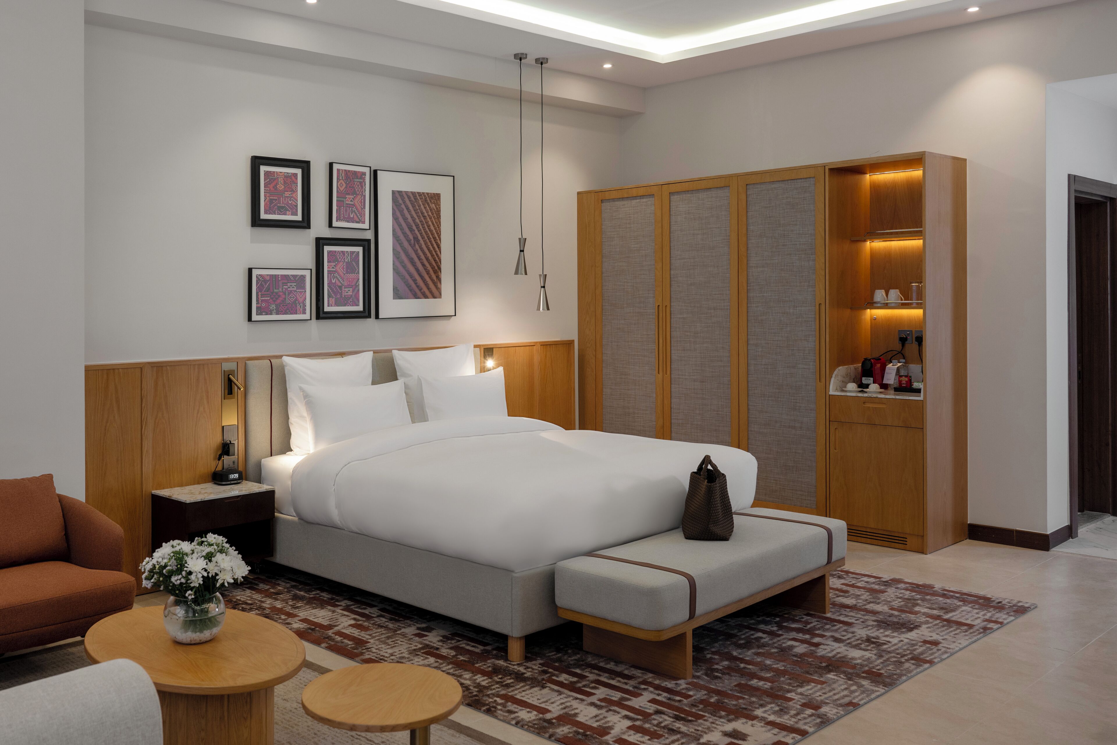 Deluxe King Room | Desk, free WiFi, bed sheets