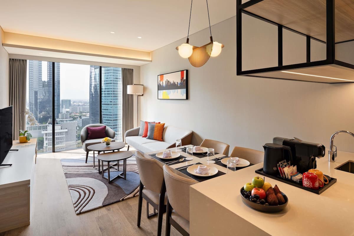 Swiss Executive Suite with King Size Bed | In-room safe, desk, soundproofing, iron/ironing board