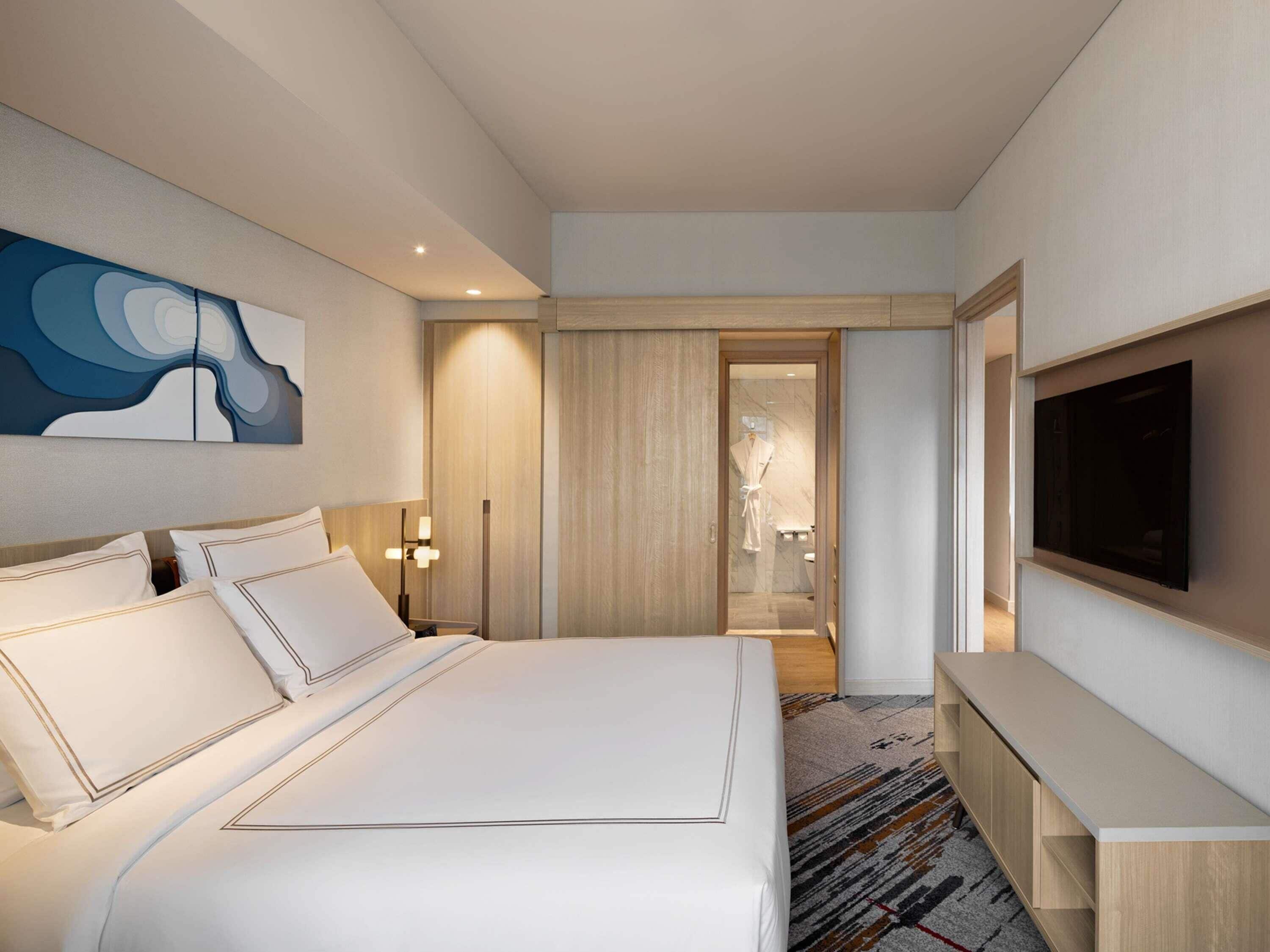 Safe på rommet, strykejern/-brett, wi-fi (inkludert) og sengetøy