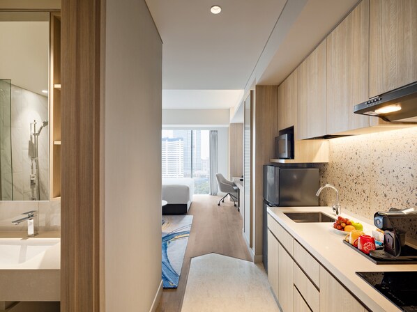 Swiss Advantage Studio with Twin Bed | Premium bedding, Select Comfort beds, in-room safe, desk - Swissôtel Living Jakarta Mega Kuningan (Jakarta)
