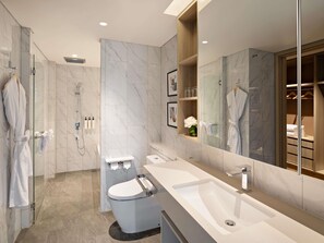 Apartamento, 2 habitaciones (Swiss Signature) | Baño | Artículos de higiene personal ecológicos, secador de pelo y albornoces