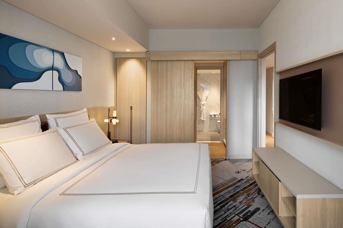 Swiss Advantage Two Bedroom Apartment | In-room safe, iron/ironing board, free cots/infant beds, rollaway beds