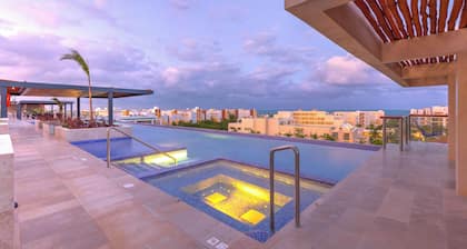 Beachfront Oasis | Rooftop Pool | 24/7 Security