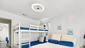 4 Schlafzimmer, Bügeleisen/Bügelbrett, WLAN, Bettwäsche