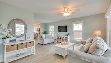 Apartment (3 Bedrooms) | Front of property