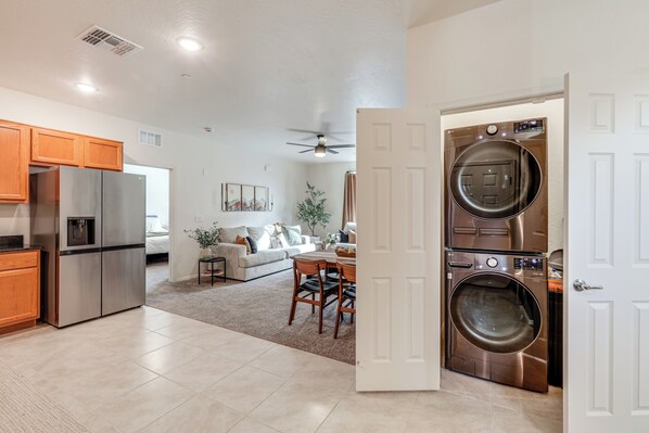 Interior - 1 Mi to Dtwn Flagstaff: Condo w/ 2 Balconies! (Flagstaff)