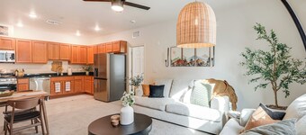 1 Mi to Dtwn Flagstaff: Condo w/ 2 Balconies!