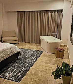 Shower, hair dryer, towels, shampoo - La Amada Residences | Hot Tub, Pools, Beach & Golf (Cancún)
