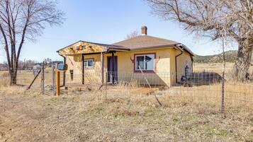 House (2 Bedrooms) | Exterior