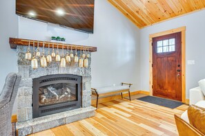 House (4 Bedrooms) | Interior - 6 Mi to Lake Winnipesaukee: New Hampshire Home (Gilford)