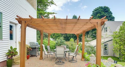 Close to Lake Superior: Walkable Washburn Charmer!