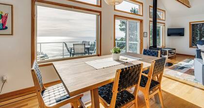 Oceanside Escape w/ Stunning Views: Walk to Beach!
