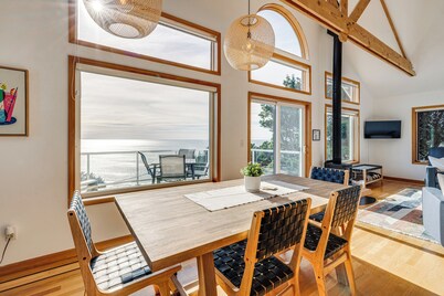 Oceanside Escape w/ Stunning Views: Walk to Beach!