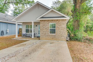 Interior - 1 Mi to Dtwn: Pet-friendly Pensacola Getaway! (Pensacola)