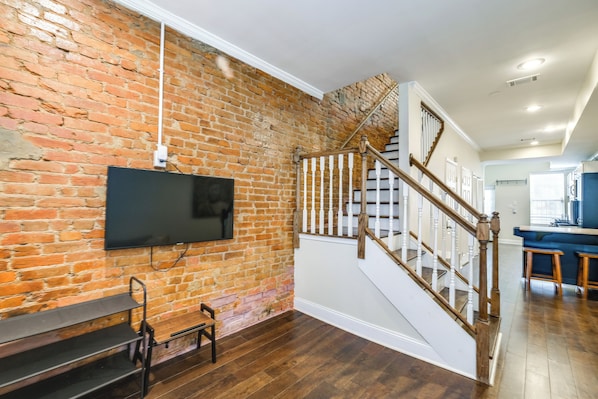 House (2 Bedrooms) | Front of property