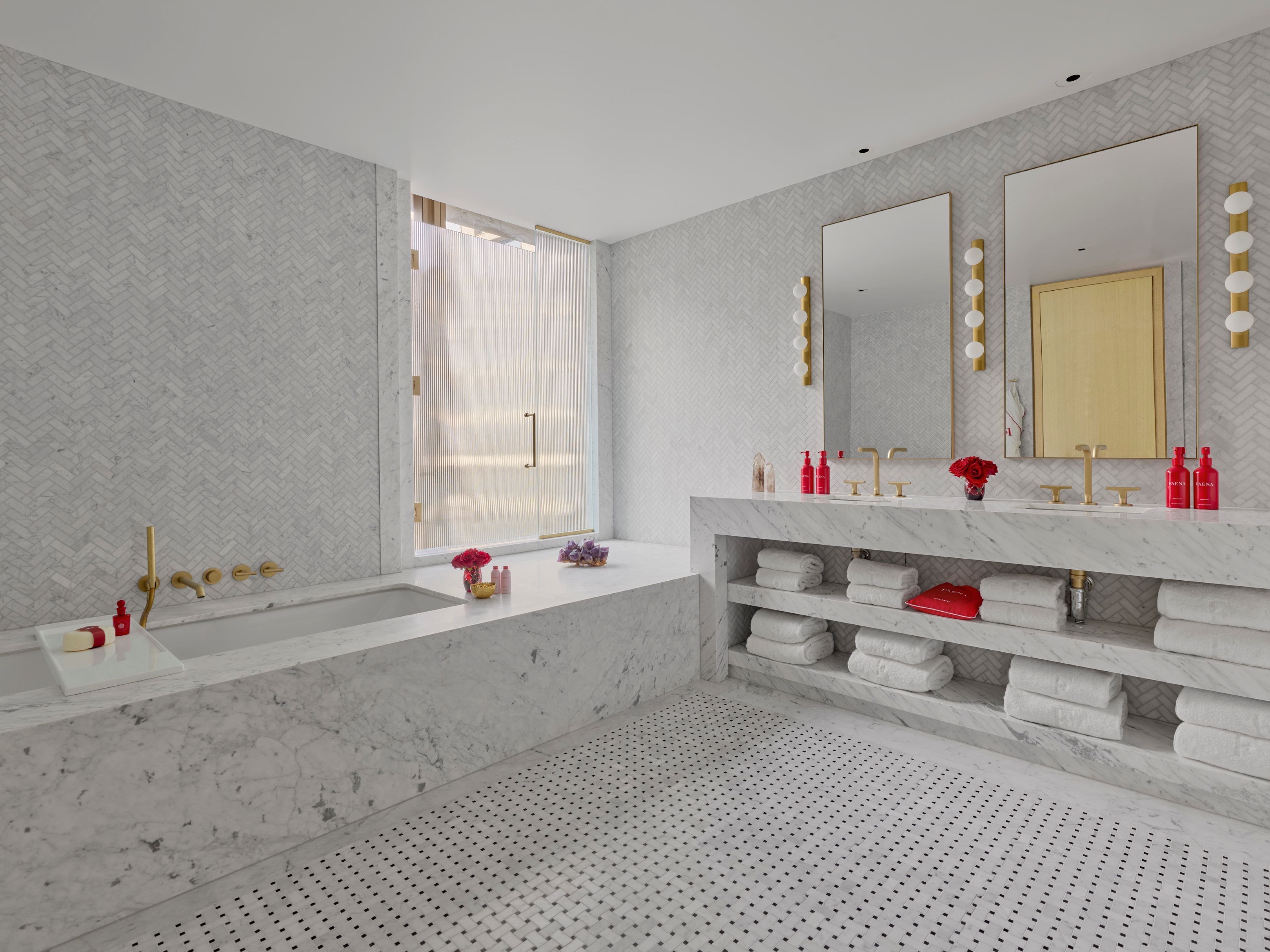 套房, 2 间卧室 (Crystal) | 浴室 | 吹风机、浴袍、拖鞋、电子马桶