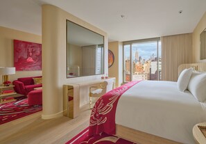 High Line Junior Suite, 1 King Bed, Mobility Accessible, Roll-in Shower