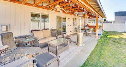 1 Mi to Moses Lake: Home w/ Private Yard & Hot Tub