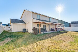 House (4 Bedrooms) | Interior - 1 Mi to Moses Lake: Home w/ Private Yard & Hot Tub (Moses Lake)