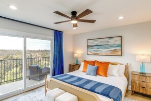 Apartment (4 Bedrooms) | Interior - Balconies & Views: Modern Abode in Poway! (Poway)