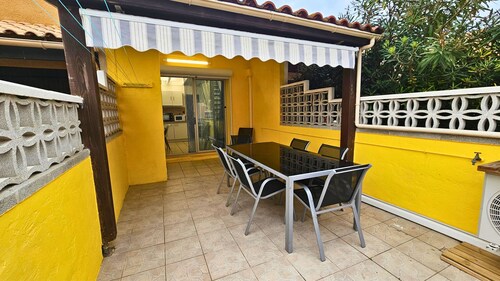 Cottage 150 m from the beach, air-conditioned, sleeps 6