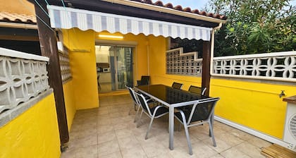 Cottage 150 m from the beach, air-conditioned, sleeps 6