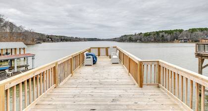 Lakefront Retreat w/ Dock, Patio & Grill in Bracey