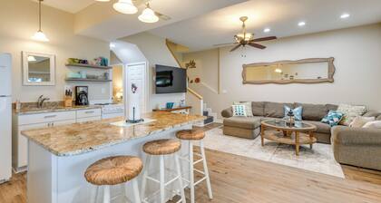 Lakefront Retreat w/ Dock, Patio & Grill in Bracey