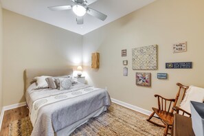 Apartment (0 Bedroom) | Interior - Lakefront Retreat w/ Dock, Patio & Grill in Bracey (Bracey)