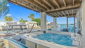 House, Smoking | 4 bedrooms, desk, Internet