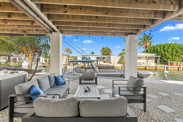 Casa, para fumadores | 4 habitaciones, escritorio y internet 