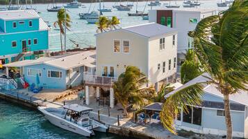 House, Smoking | 4 bedrooms, desk, Internet