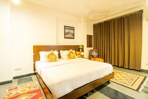 Standard Room, Park View | 3 bedrooms, premium bedding, memory-foam beds, desk