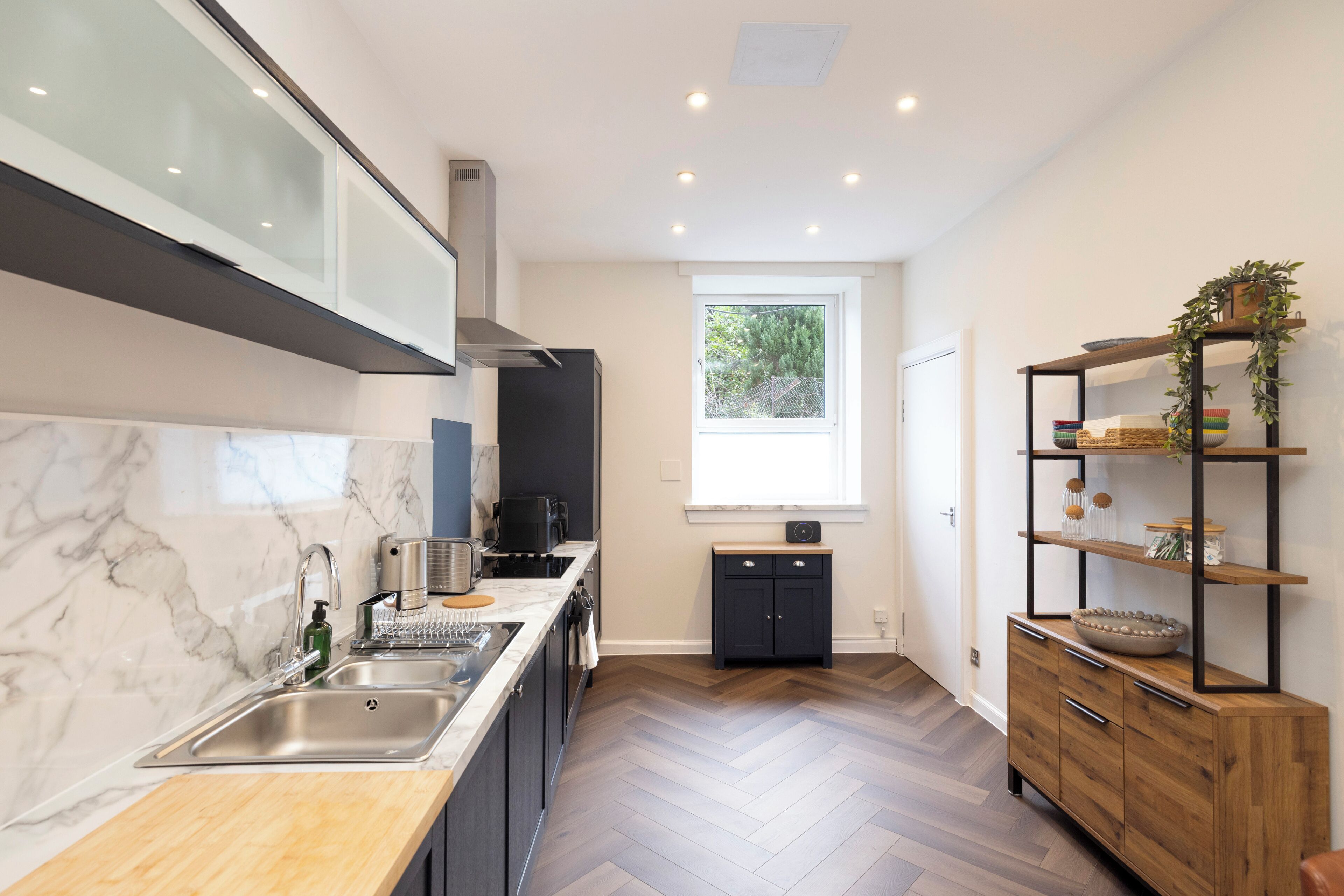 Standard Apartment | Private kitchen | Electric kettle, toaster