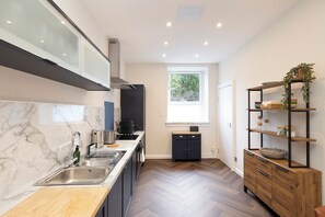 スタンダード アパートメント | 専用キッチン | 電気ポット、トースター