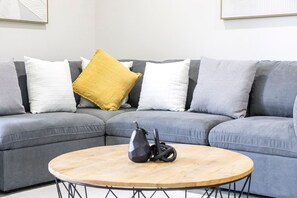 House - Zenhouse Harmony Modern Home Near CDU Hospital (Muirhead)