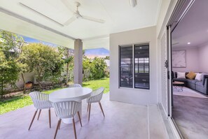 House, Smoking - Zenhouse Harmony Modern Home Near CDU Hospital (Muirhead)