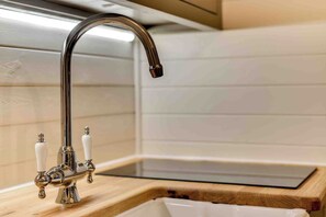 Miscellaneous - The Holmes Hill Retreat (Whitesmith)