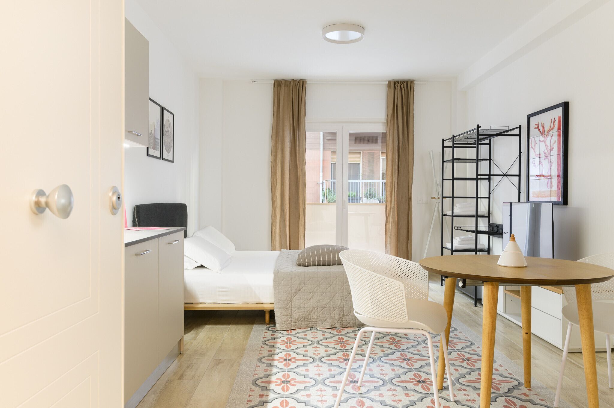 1 chambre, fer et planche à repasser, Wi-Fi gratuit, draps fournis