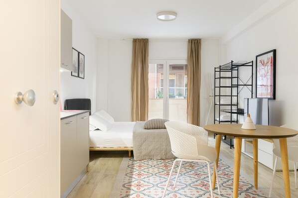 1 غرفة نوم ومكواة/لوح كي وواي فاي مجانًا وملاءات أسرّة