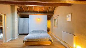 7 chambres, fer et planche à repasser, lit parapluie, Wi-Fi gratuit