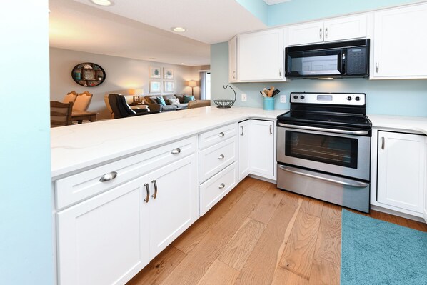 Fridge, microwave, stovetop, dishwasher