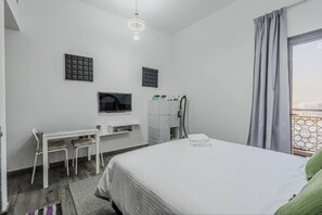 1 bedroom, WiFi, bed sheets