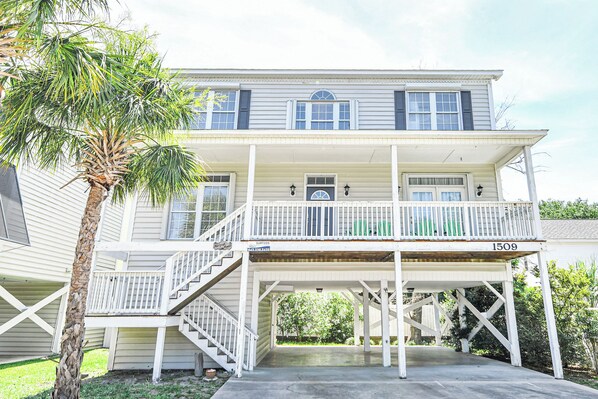 Exterior - Walk to the Beach 4 BR Pet Friendly Beach House! Mortgage Manor (Surfside Beach)
