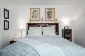 Condo, 2 Bedrooms | 2 bedrooms, iron/ironing board, free WiFi - Villa Palma 2 Bedroom Condo (Scottsdale)