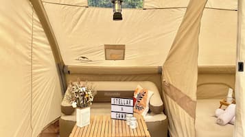 Lux Tent Shared Bathroom | 1 間臥室