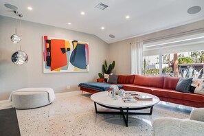 Televisie en een open haard