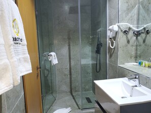 Bathroom - EXECUTIVE HOTELS AND SUITES (Lagos)